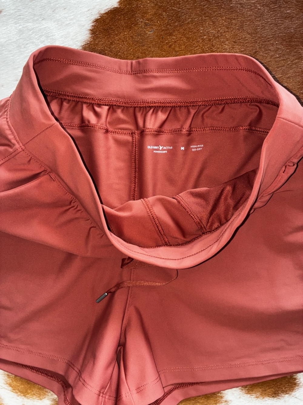 Old Navy Women's Rust Athletic Drawstring Shorts - Picture 4 of 6